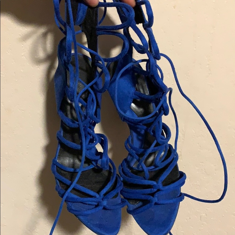 Strap sandals shoes